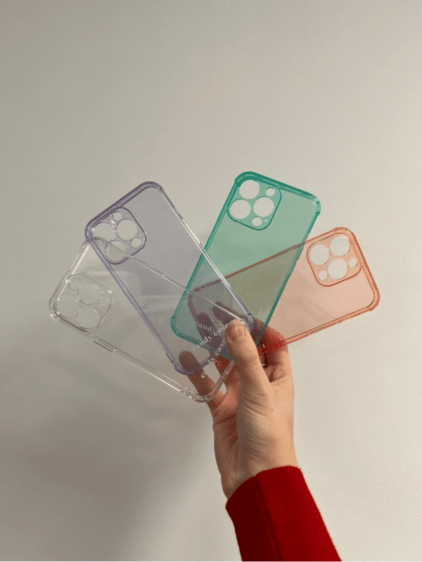 Ben je opzoek naar een transparant hoesje voor je iPhone? Dan is deze kleurrijke collectie echt iets voor jou!
